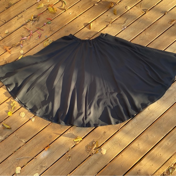 Beautiful long black full skirt. Hand made! - Picture 2 of 5